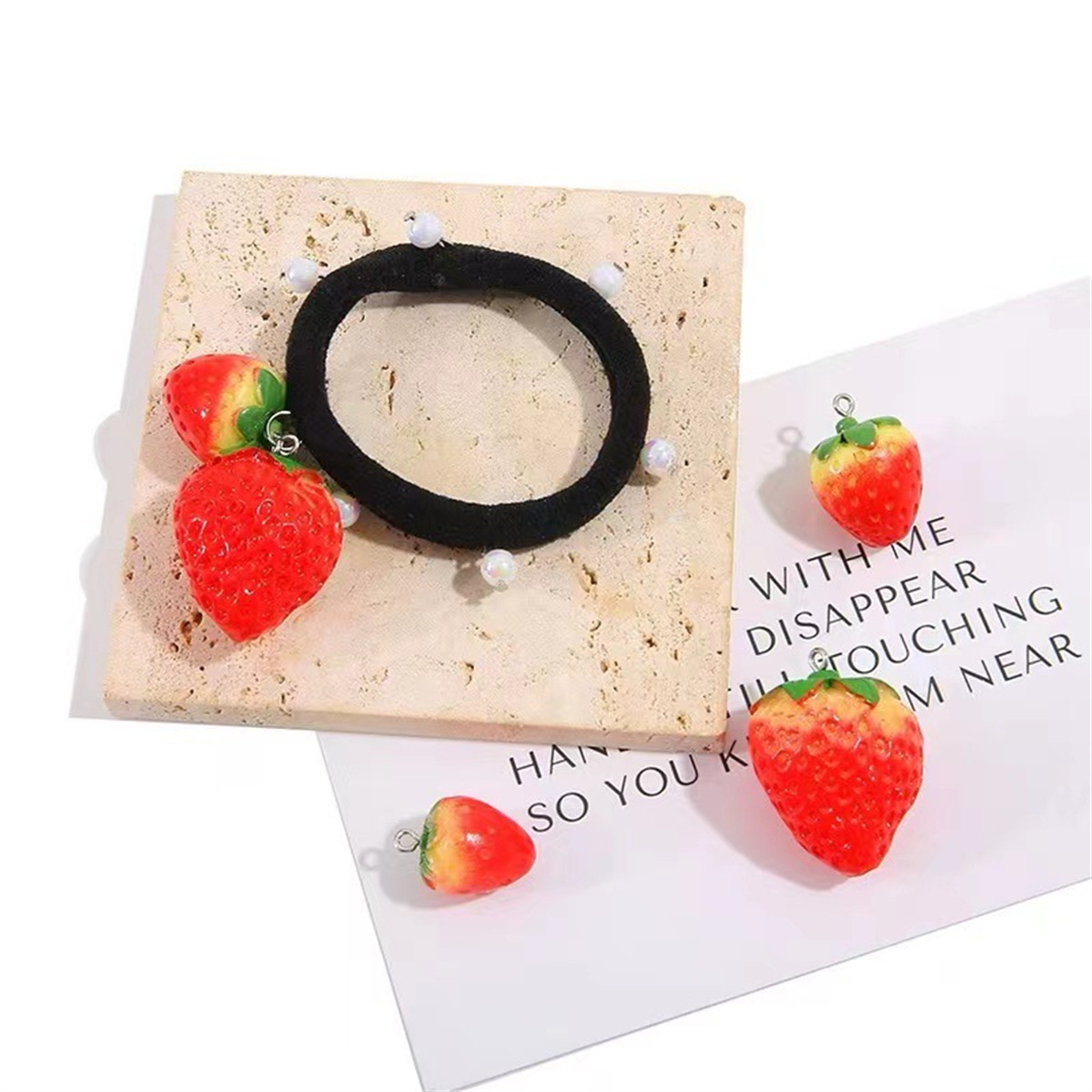 SG04 Niedliche 5 Stück Erdbeer – Resin Art Necklace Bewertung und Preis