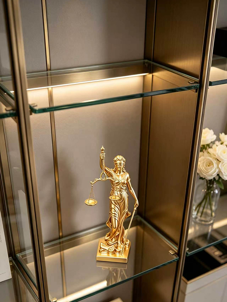 Luxuriöse Goldene Justizstatue – Resin Art Anniversary Gift Bewertung und Preis